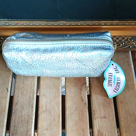 Cosmetics bag new silver sparkle - Picture 1 of 5